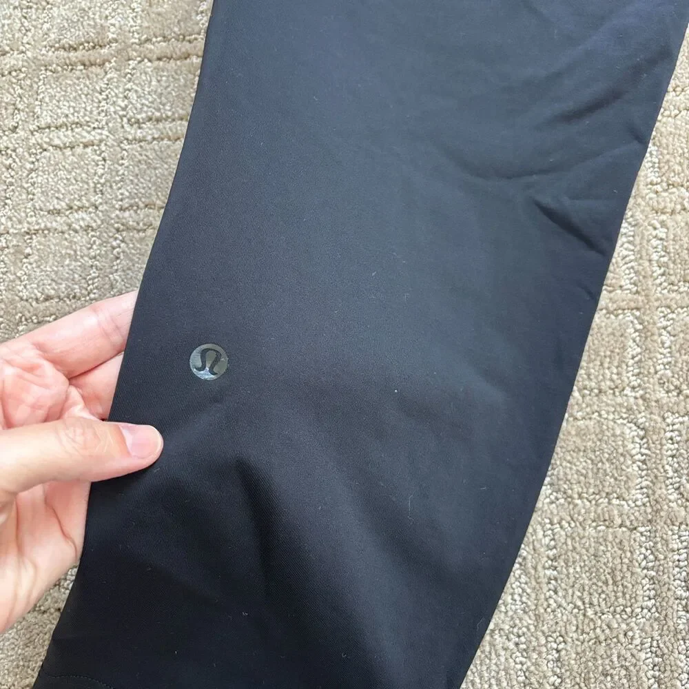Lululemon Pull On Crop Pant Women's 10 Black Athleisure Casual Comfort Travel